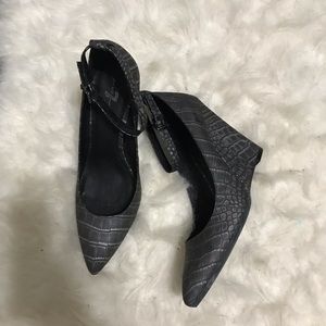 7 for All Mankind Oksana Wedge